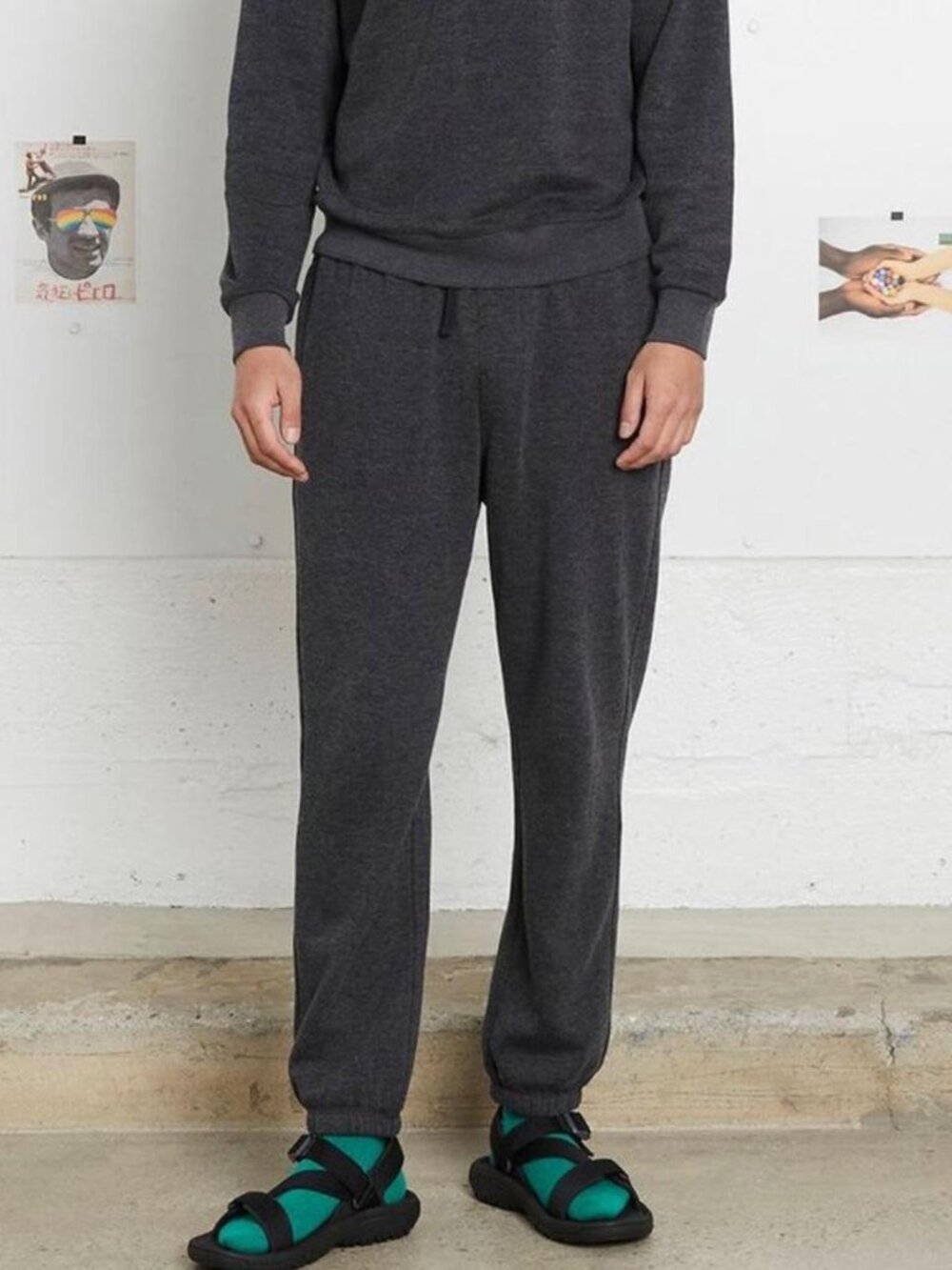 Entire world women’s heat gray French Terry low waist sweatpants sooo comfy